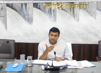 अस्पृश्यता निवारण शिविर कण्डेल में लगाने कलेक्टर ने दिए निर्देश