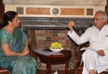 नक्सल प्रभावित 33 जगहों पर जल्द खुलेंगी बैंक की शाखाएं और एटीएम, सीएम भूपेश की मांग पर वित्त मंत्री निर्मला सीतारमण ने दिया आश्वासन