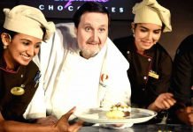 इस कंपनी ने बनाई इतनी महंगी चॉक्लेट कि लखपति भी न गिफ्ट कर पाए…