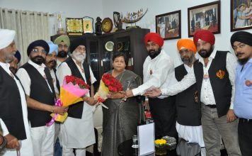 राज्यपाल को श्री गुरू नानक देव जी के 550वें प्रकाश दिवस का न्यौता