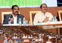 स्कूलों को आवंटित जमीन को राजस्व अभिलेख में करें दर्ज : डॉ. टेकाम