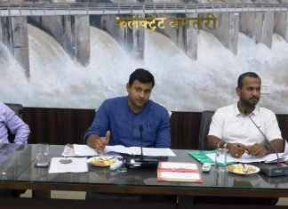युवा महोत्सव के तहत आदिवासी नृत्य का व्यापक प्रचार-प्रसार करें: कलेक्टर