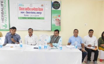 जिले के सभी गौठानों में निर्माण कार्य एक सप्ताह के भीतर पूर्ण करने कलेक्टर ने दिए निर्देश