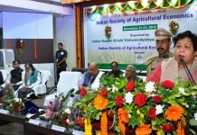 कृषि वैज्ञानिक जलवायु में हो रहे परिवर्तन के परिप्रेक्ष्य में खेती को लाभ का धंधा बनाने हरसंभव प्रयास करें: सुश्री उइके