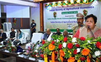 कृषि वैज्ञानिक जलवायु में हो रहे परिवर्तन के परिप्रेक्ष्य में खेती को लाभ का धंधा बनाने हरसंभव प्रयास करें: सुश्री उइके