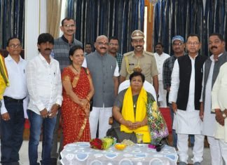 दलगत भावना से ऊपर उठकर एकजुटता से कार्य करें: राज्यपाल