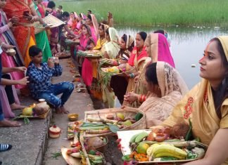 उदीयमान सूर्य को दिया अर्घ्य, की सुख-समृद्धि की कामना