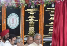 अच्छी सड़कें आर्थिक विकास का पैमाना: श्री भूपेश बघेल