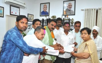 राज्यपाल से किसानों के प्रतिनिधिमण्डल ने मुलाकात की