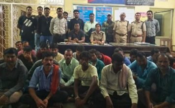 आंवला नवमी पर चल रहा था जुवा तीन दर्जन जुवारी पुलिस के ग्रिफ्त में, 37 जुआरियों से पकडे 44870 रूपये