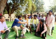 टायगर रिजर्व क्षेत्र के दुर्गम ग्रामों का दौरा कर कलेक्टर ने सुनी ग्रामीणों की समस्याएं