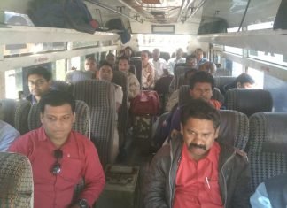 जिले के 160 बूथों में मतदान कल, मतदान दल रवाना हुए
