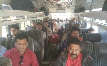 जिले के 160 बूथों में मतदान कल, मतदान दल रवाना हुए