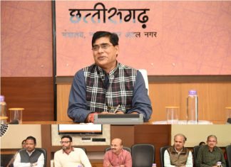 ग्रामीण क्षेत्रों में पंचायत के योजनाओं के बेहतर क्रियान्वयन के लिए विभागीय अधिकारियों को मुख्य सचिव की बधाई