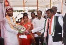 मुख्यमंत्री कन्या विवाह योजना उद्योग मंत्री श्री कवासी लखमा ने नवदंपत्तियों को दिया आशीर्वाद
