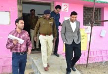 कलेक्टर एवं एसपी ने लिया मतदान केन्द्रों का लिया जायजा