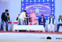 प्रेरणात्मक कार्यक्रमो के साथ देवाशीष इंग्लिश स्कूल में मनाया गया वार्षिकोत्सव