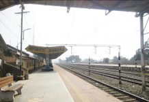 आरपीएफ जवान ने बचाई आत्महत्या को उतारू प्रेमी जोड़े की जान; मामला रेलवे स्टेशन बागबाहरा का