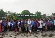 जिले के 230 कमार और भुंजिया जनजाति के बच्चों ने पहली बार रायपुर और आस पास के जगहों को देखा करीब से