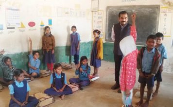 संचालक लोक शिक्षण ने किया स्कूलों का औचक निरीक्षण