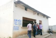 शराब भट्ठियों के कर्मचारी मदिरा प्रेमियों के जेब मे डाल रहे डाका