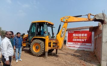 अतिक्रमण हटाने चला पालिका प्रशासन का डंडा