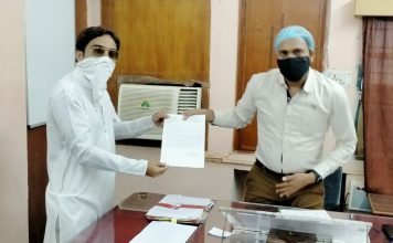 शराब दुकानों में पानी मिले शराब एवं ओवररेट में शराब बेचने के खिलाफ आबकारी प्रतिनिधि ने सौपा ज्ञापन