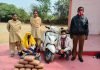 गांजा तस्करी करते दंपत्ति को बागबाहरा पुलिस ने किया गिरफ्तार स्कूटी में कर रहे थे गांजा की तस्करी