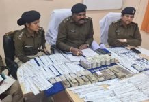 मारुति सियाज कार में 36.270 किलो ग्राम चांदी एवं 12,70,000 (बारह लाख सत्तर हजार)रुपये नगदी के साथ दो व्यकित गिरफ्तार