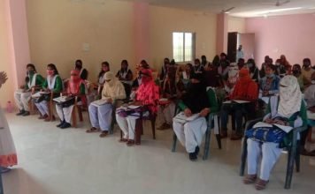 महासमुंद कलेक्टर की अभिनव पहल कक्षा 10 वी व 12 वीं के बच्चों के लिये कोचिंग तुहर दुआर की शुरूआत की