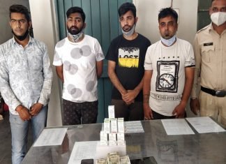 रेमडीसिविर की कालाबाजारी करने वाले दलालों को पुलिस ने धर दबोचा।