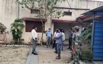 बागबाहरा कोविड केयर सेंटर संचालन के लिए तैयार कलेक्टर ने कोविड केयर सेंटर पहुँच कर लिया जायजा..