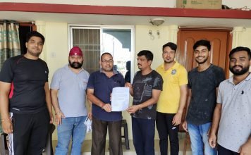 नगर में केन्द्रीय विद्यालय की नवीन स्थापना को लेकर बागबाहरा के युवाओ ने मांगपत्र सौंपा