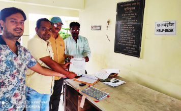 स्त्री रोग विशेषज्ञ की मांग को लेकर पहुचे पार्षद लोकेश्वर चन्द्राकर जनदर्शन में