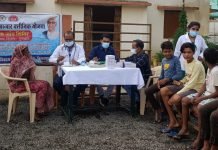 हाट-बाजारों में लग रहे स्वास्थ्य शिविरों से अंतिम छोर के व्यक्ति तक पहुंच रही है स्वास्थ्य सुविधा