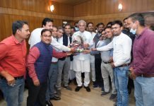 मुख्यमंत्री का अधिकारी कर्मचारियों को तोहफा, पुरानी पेंशन योजना बहाली पर जबर्दस्त उत्साह