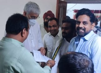 पार्षद लोकेश्वर ने किया स्वास्थ्य मंत्री से मुलाकात ज्ञापन सौप मांगा ब्लड बैंक व सोनोग्राफी मशीन