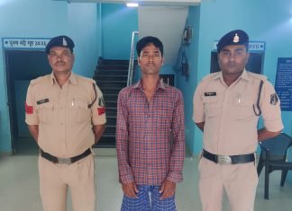 पत्नी की कुल्हाड़ी मारकर हत्या, आरोपी पति गिरफ्तार