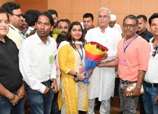 पत्रकार सुरक्षा कानून विधेयक पास होने पर पत्रकारों ने मुख्यमंत्री का जताया आभार