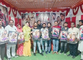 छत्तीसगढ़ी फिल्म ऐ सजनी के पोस्टर विमोचन में पहुंचे टीम के कलाकार
