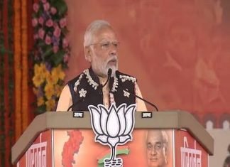 प्रधानमंत्री नरेंद्र मोदी बीजेपी की महासंकल्प रैली से बस्तर की जनता को कर रहे हैं ससंबोधित