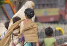 ढाई लाख कमाने वाली भिखारी पुलिस की हिरासत में.